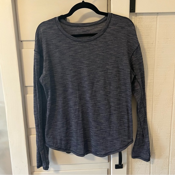 Lululemon long sleeved tee - Picture 10 of 11